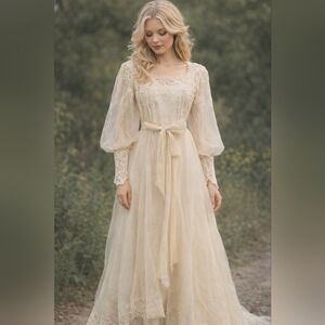 Vintage Lace Wedding Dress Size 10 Ivory